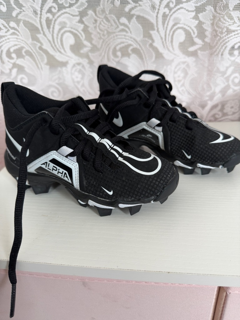 Nike Kids' Black & White Alpha Football Cleatsi